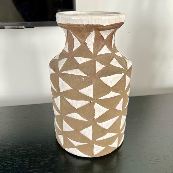 Anthropologie White & Tan Geometric Terracotta Pottery Jug Vase - Picture 1 of 4